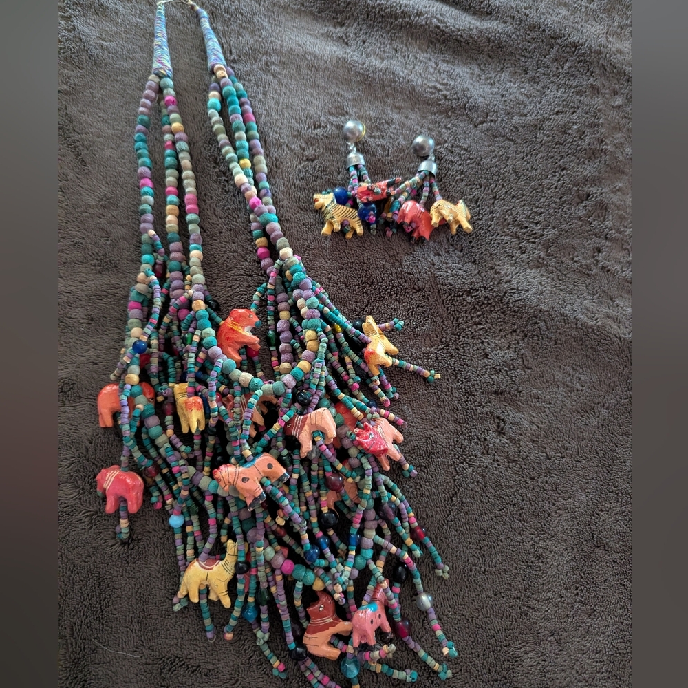 🐘Vintage Tribal Wooden Beaded Necklace and Earrings Set 🦒